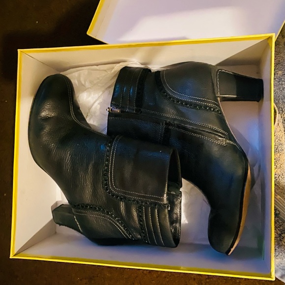 Anita Leather boots booties Sz 8.5 women’s designer leather boots EUC - Picture 2 of 14